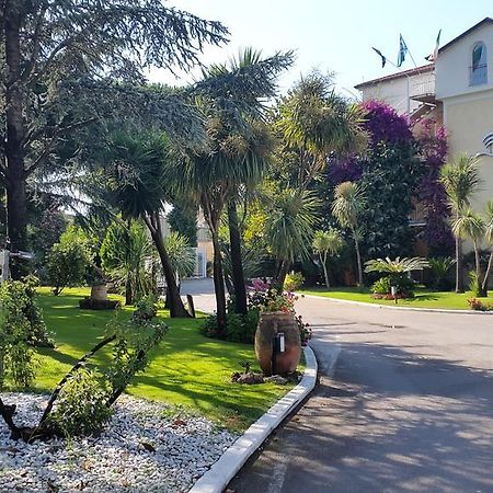 Hotel Mediterraneo Квалиано Экстерьер фото