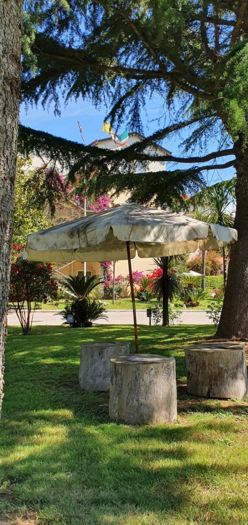 Hotel Mediterraneo Квалиано Экстерьер фото